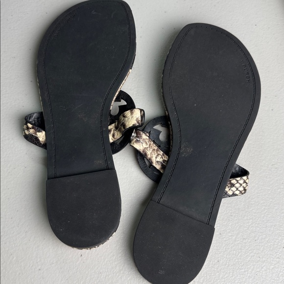 TORY BURCH Miller Snake Printed Leather Warm Roccia Thong Sandals Flats 6 1/2 - Picture 4 of 5